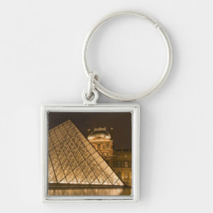 Chaveiro França, Paris. O Louvre ao crepúsculo. Crédito 2