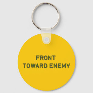 CHAVEIRO FRENTE PARA O INIMIGO