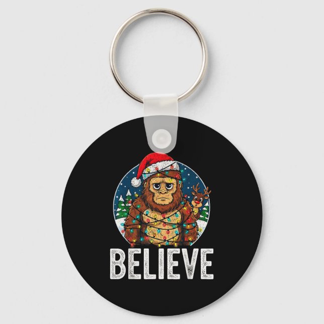 Chaveiro Funny Bigfoot Believe Christmas Sasquatch Santa Fo (Frente)