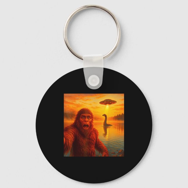 Chaveiro Funny Bigfoot Selfie With Loch Ness Monster And Uf (Frente)