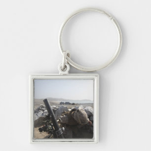 Chaveiro Fuzileiro americano dispara morteiro em Salinas, P