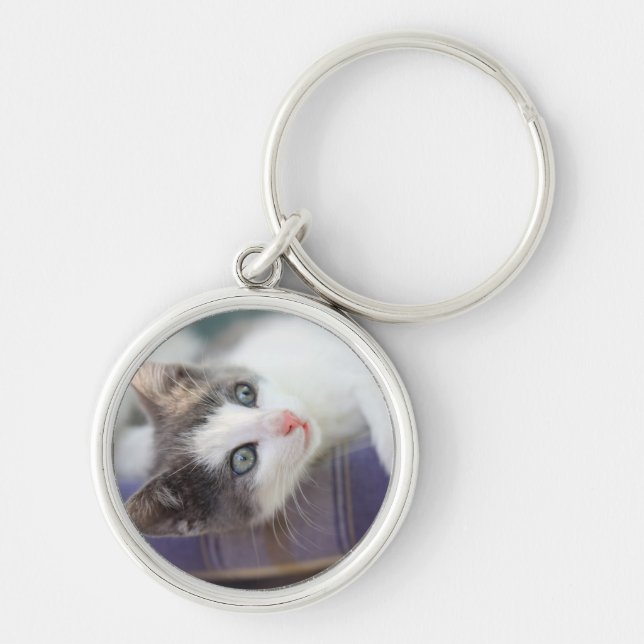 Chaveiro Gatinho doce na cama da xadrez (Frente)