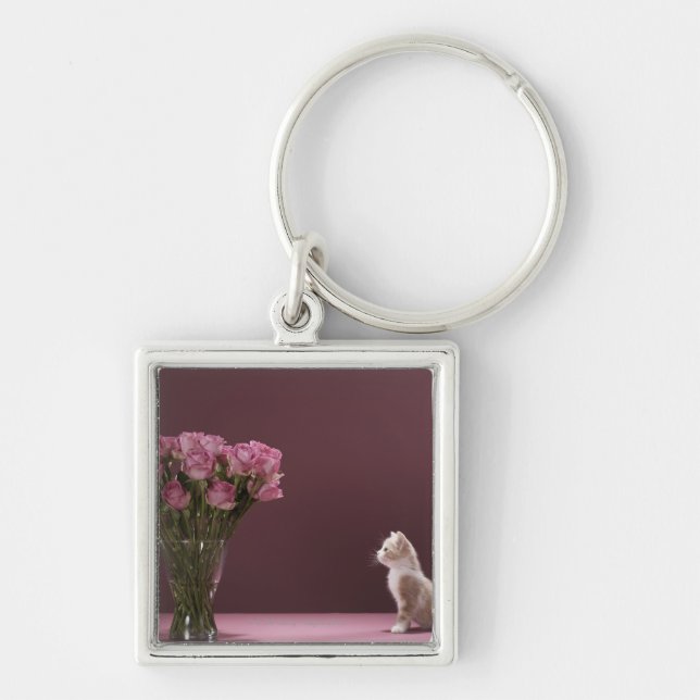 Chaveiro Gatinho que olha o vaso dos rosas (Frente)