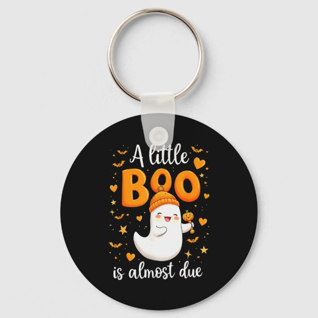 Chaveiro Halloween Pregnancy Announcement A Little Boo Is A (Frente)