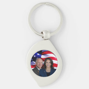 Chaveiro Harris Waltz Foto 2024 - Kamala Harris Tim Waltz