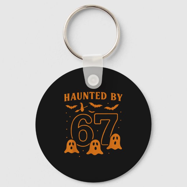 Chaveiro Haunted By 67 Meme Halloween Ghost Graphic  (Frente)