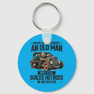 Chaveiro Homem de 60 Anos que Constrói Hotrods na sua Sexag