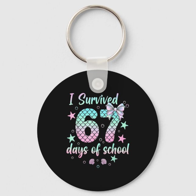 Chaveiro I Survived 67 Days Of School Mermaid Coquette Bow  (Frente)