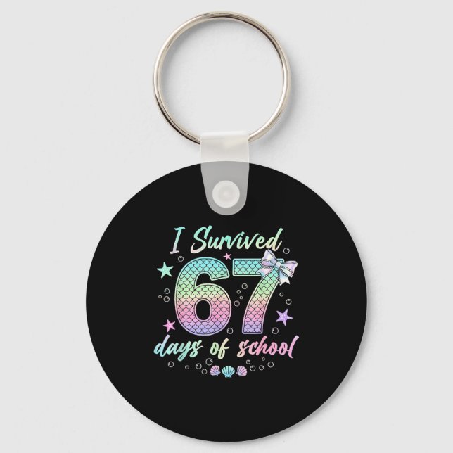 Chaveiro I Survived 67 Days Of School Mermaid Coquette Bow  (Frente)