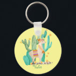 Chaveiro Lama e Cactus Bonitos com Flores - Amarelo<br><div class="desc">Cena de lama em aquarela, que você pode personalizar com seu nome ou texto personalizado. Esta lhama bonito tem uma flor e penas no cabelo, uma garland correspondente e um tradicional tapete de sela peruano. Ela está em um jardim de cacto florescente com flores amarelas doces e um fundo amarelo...</div>