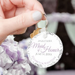 Chaveiro Lavanda de madrinha de casamento de Presente Roxo<br><div class="desc">Estas chaveiros são projetadas para oferecer como favores à Madrinha de casamento na sua festa de casamento. Projetados para coordenar com nossa Suíte Casada Elegante de Púrpura e Cinza, eles apresentam um design simples, mas elegante, com fundo branco, texto de lavanda e Cinza, e uma borda floral de folha de...</div>