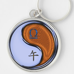 Chaveiro Libra e Cavalo de Madeira