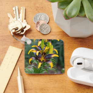 Chaveiro Lírio Roxo Amarelo, Floral Ousada