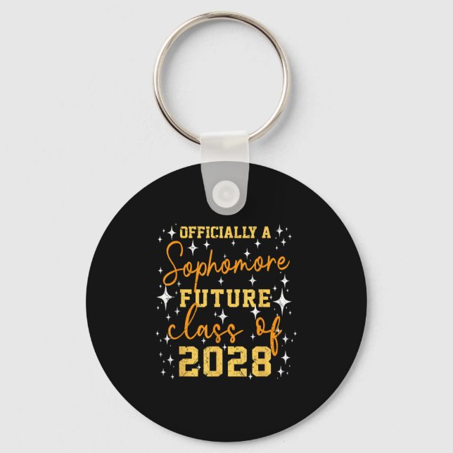 Chaveiro Ly A Sophomore Future Cl Of 2028 Funny First Day  (Frente)
