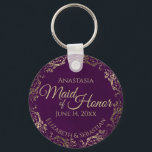 Chaveiro Madrinha de casamento Casamento Presente Púrpura e<br><div class="desc">Estas chaveiros são projetadas para oferecer como favores à Madrinha de casamento na sua festa de casamento. Eles apresentam um design simples, mas elegante, com um fundo cor roxa de ameixa profundo, texto dourado, e uma borda floral de folha fina de ouro herdada. O texto diz "Madrinha de casamento" com...</div>