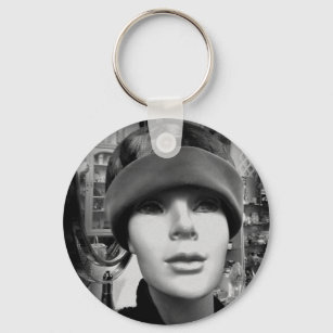 Chaveiro Mannequin Lady in Vintage Hat Key Chain