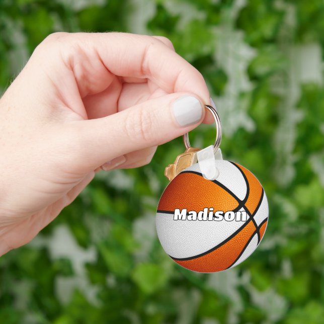 Chaveiro meninos jogadores de basquetebol laranja (Mão)