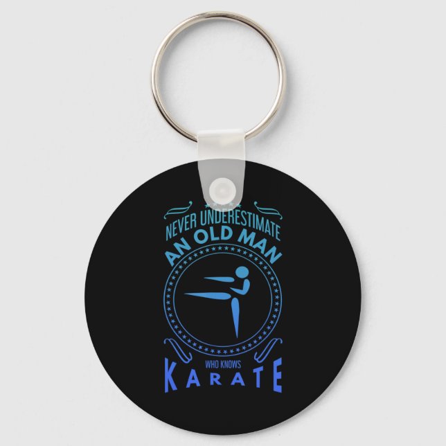 Chaveiro Mens Karate Graphic Never Underestimate An Old M T (Frente)