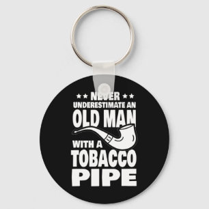 Chaveiro Mens Nunca Subestimam um Velho com Cigarro
