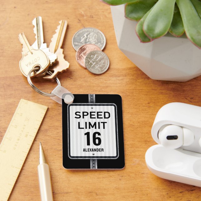 Chaveiro Modern 16th Birthday Speed Limit Sign (Mesa)