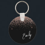Chaveiro Monograma Brilhante preto-Rosa Dourado, cor-de-ros<br><div class="desc">Preto e Rosa Dourado - Chaveiros com nomes de Monograma (Cadeia-Chave) de Script Glitter de Estirpe Cor-de-Rosa Esbranquiçada. Isto faz o doce e perfeito aniversário de 16 anos, casamento, chá de panela, aniversário, chá de fraldas ou festa de solteira presente para alguém que ama luxo de luxo e estilos quíticos....</div>