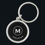 Chaveiro Monograma Clássico Preto Mínimo<br><div class="desc">Chaveiro redondo com mínimo monograma apresenta um fundo preto com o seu nome e nome na tipografia de blocos clássicos em branco para uma aparência profissional clássica.</div>