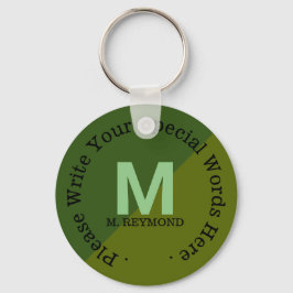 Chaveiro monograma com texto personalizado em verde de dois
