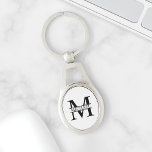 Chaveiro Monograma e Nome Personalizados<br><div class="desc">Monograma personalizado e presentes de nome com monograma personalizado e nome no estilo de fonte de serif clássico. Perfeito como presentes de dia de os pais para pai, presentes para avô, marido, noivo, melhor homem, padrinhos de casamento e muito mais.</div>