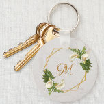 Chaveiro Monograma Floral Dourada Marble Calla Lily Inicial<br><div class="desc">Esse elegante design geométrico floral combina as tendências de 2019: mármore, geométrico e metálico (ouro). O fundo é mármore branco. A estrutura de ouro geométrica e irregular tem buquês de flores de lírios brancos e descem sobre dois hexágonos de ouro que se sobrepõem. A inicial do Monograma é escrita em...</div>