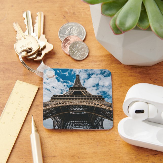 Chaveiro Monumentos | Olhando para a Torre Eiffel (Mesa)