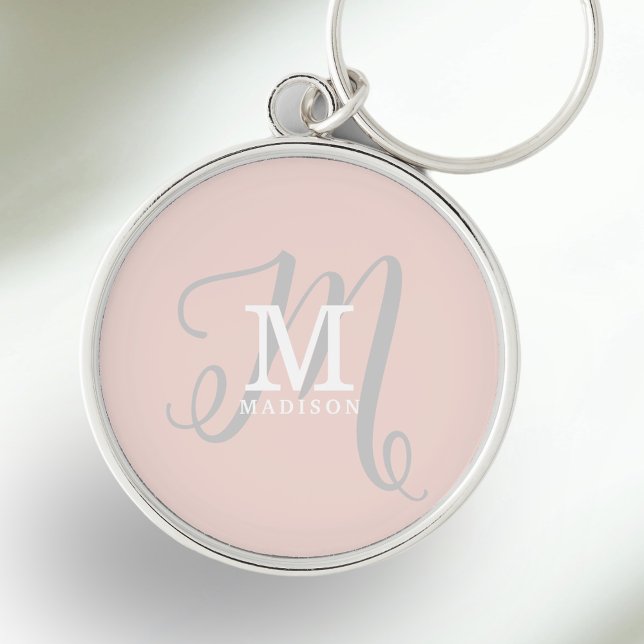 Chaveiro Na moda Monograma e Caligrafia de Nome Rosa (Personalize this feminine keychain with your name and monogram initial.)