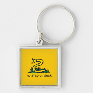 Chaveiro Nenhum passo no meme snek Gadsden paródia SnekRigh
