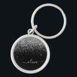 Chaveiro Nome da Rapariga do Script de Largura Preta do Sil<br><div class="desc">Chaveiros com nomes de Monograma de Script Glitter Silver e Black Sparkle (Cadeia-Chave). Isto faz o doce e perfeito aniversário de 16 anos,  casamento,  chá de panela,  aniversário,  chá de fraldas ou festa de solteira presente para alguém que ama luxo de luxo e estilos quíticos.</div>
