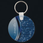 Chaveiro Nome manuscrito Marinho Blue Metal Glitter<br><div class="desc">Este design pode ser personalizado na área fornecida pela alteração da foto e/ou do texto. Ou pode ser personalizado clicando em Personalizar este Modelo e, em seguida, escolhendo o clique para personalizar mais a opção e excluir ou alterar a cor do plano de fundo, adicionar texto, alterar a cor ou...</div>