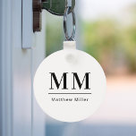 Chaveiro Nome minimalista das iniciais do monograma branco<br><div class="desc">Fundo branco e texto preto. Personalize e adicione suas iniciais e nome do monograma. Para ele e para ela.</div>