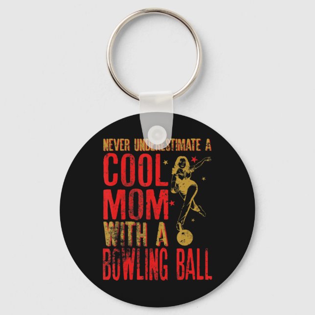 Chaveiro Nunca subestime uma mãe com um fundo Bola de bolic (Frente)