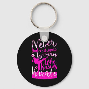 Chaveiro Nunca subestime uma mulher que conheça a citação d
