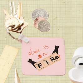 Chaveiro O Amor Está em Chamas | Pulseira Divertida