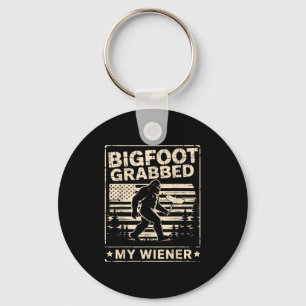 Chaveiro O Pé Grande Pegou O Meu Wiener Usa Flag Sasquatch