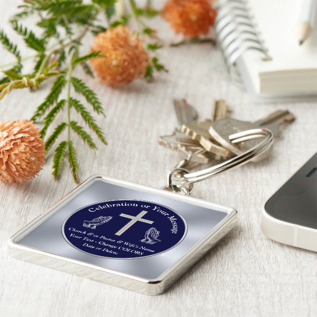 Chaveiro Ofertas para o Dia de Apreciação do Pastor, Person (Lateral)