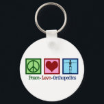 Chaveiro Ortopedista Peace Love Orthopedics Office<br><div class="desc">Ortopedia de Paz e Amor. Um presente de Natal bonito para um cirurgião ortopédico ou ortopedista que trabalha com o sistema musculosquelético e para os doentes que precisam de cirurgia ao ombro e à anca. Um sinal de paz,  coração,  e um esqueleto.</div>