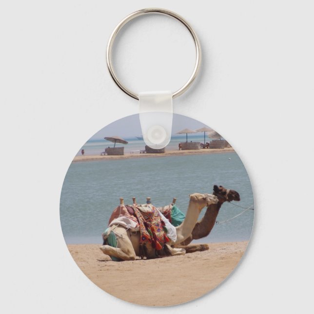 Chaveiro Par De Camelos Tradicionais Sentados Na Praia. (Frente)