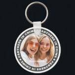 Chaveiro Parceiros no Crime BFF Foto personalizada simples<br><div class="desc">Este design simples e moderno é composto por tipografia de serifa e adiciona uma foto personalizada.</div>