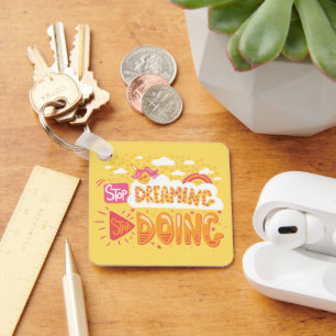 Chaveiro Pare de sonhar, comece a fazer metal amarelo pálid