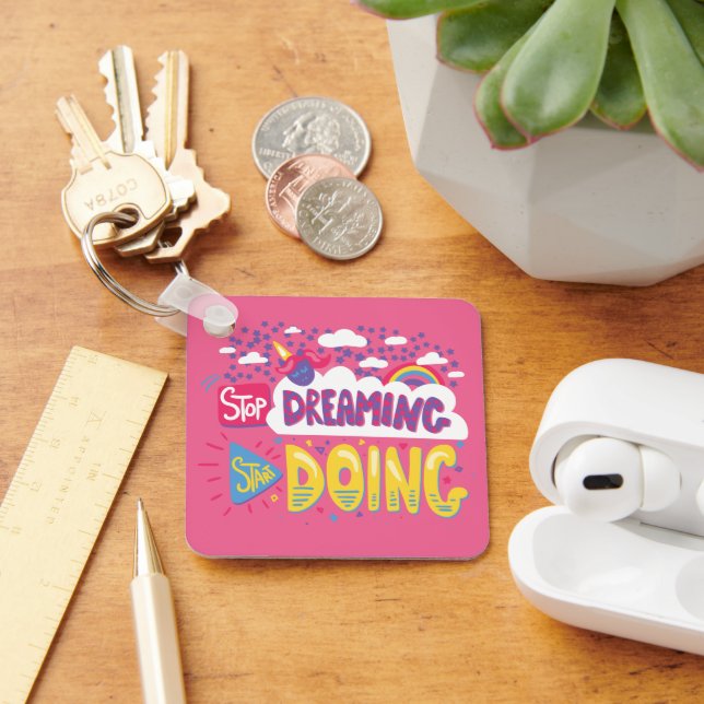 Chaveiro Pare de sonhar, comece a fazer violeta escura (Mesa)