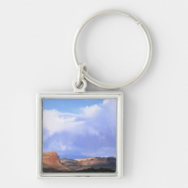 Chaveiro Parque Nacional Capitol Reef, Utah. EUA. Cumulus (Frente)