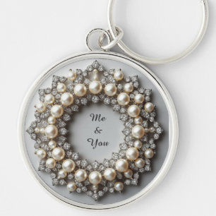 Chaveiro Peça de Joia de Pérola e Diamante Elegante