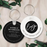 Chaveiro Pequeno logotipo preto e branco - Negócios imobili<br><div class="desc">Promova sua empresa com este design chaveiro personalizado em preto e branco minimalista. Apresentando espaço para o logotipo e slogan da sua empresa na frente com seu nome, cargo, detalhes de contato e site na parte traseira. Este moderno design de teclas faz um presente corporativo na moda - perfeito para...</div>