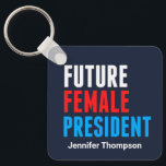Chaveiro Personalizado para a liderança feminista futura<br><div class="desc">Um legal chaveiro de liderança para uma jovem com muitas aspirações para o futuro que olha para Kamala Harris. Para a criança que sonha em crescer para se tornar uma mulher presidente. Futura Presidente em vermelho,  branco e azul.</div>