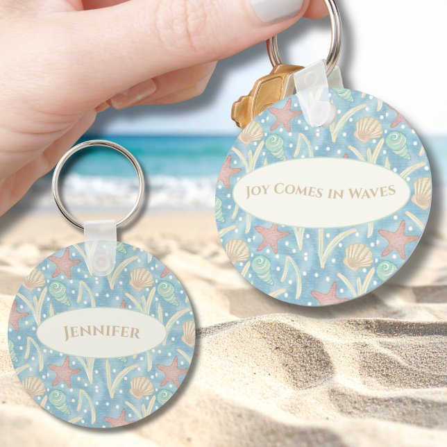 Chaveiro Pingente Personalizado Boho Praia – Conchas de Est (Personalized Boho Beach Joy Comes in Waves Keychain – Starfish & Shells Coastal Design)